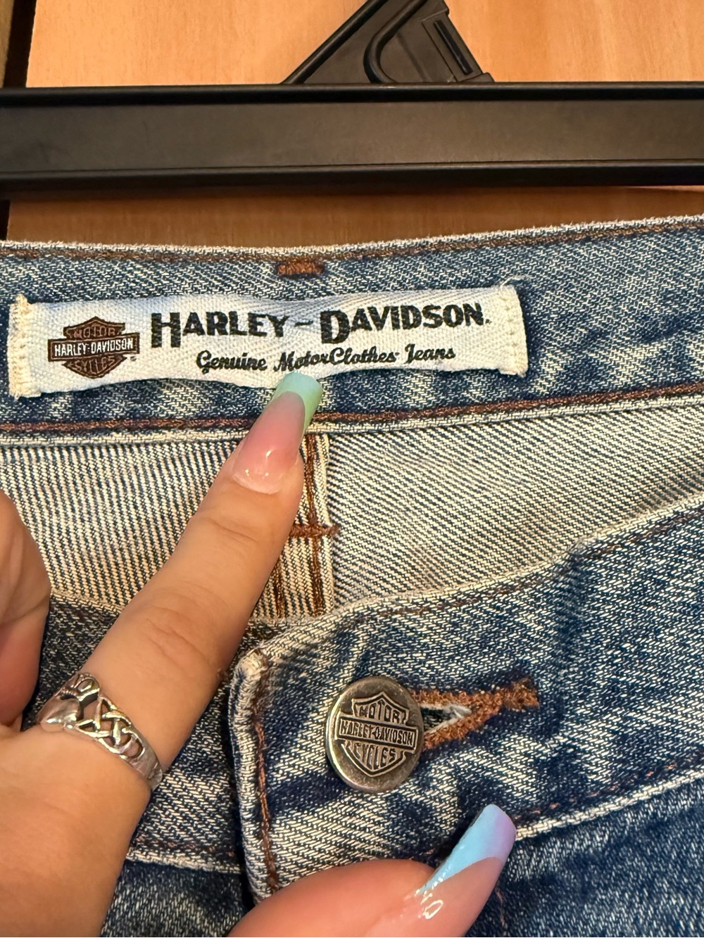 Harley-Davidson mens vintage 40 x 43 Light Blue Denim Jeans with patch